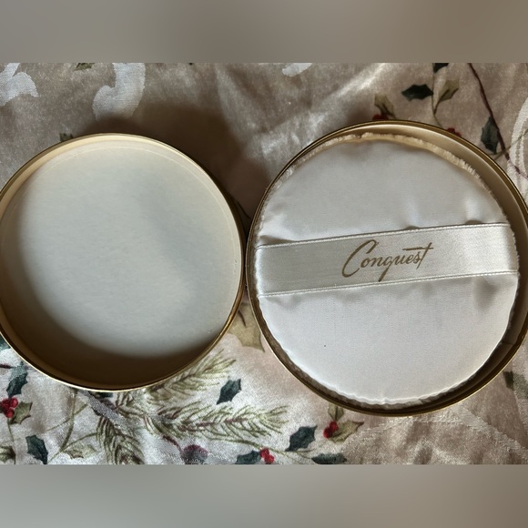 Vintage Conquest Dusting Powder - Dorothy Perkins Co. 1940's - St. Louis, MO - Picture 5 of 7